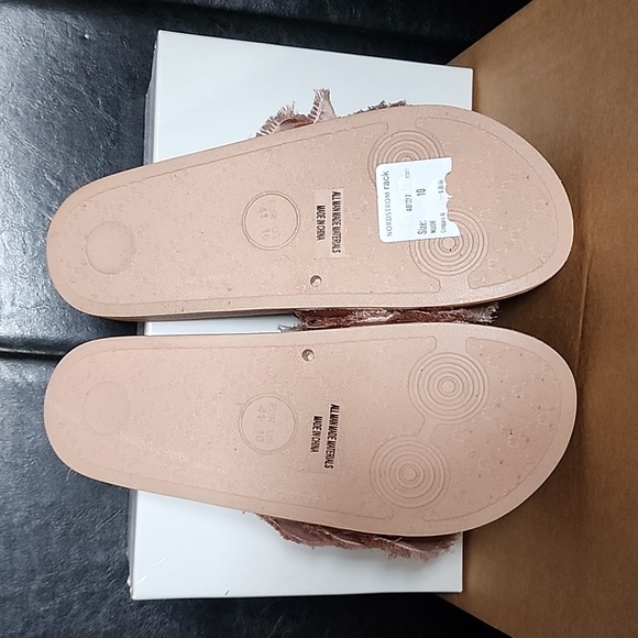 Pink satin ruffle & tiered slides. Size 10. 41 EU - Picture 3 of 4